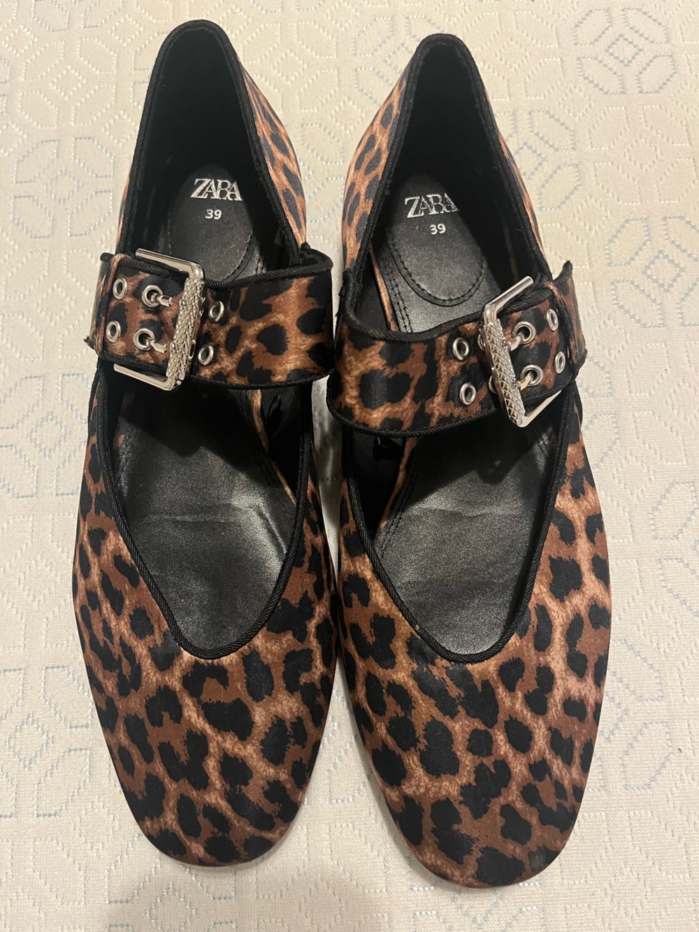 Zara Women's Leopard Print Buckle Ballet Flats - Size 39 / 8.5